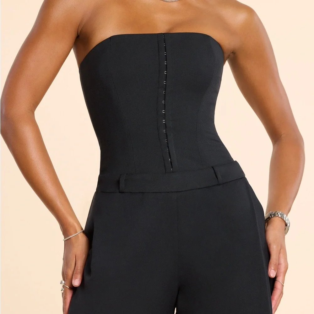 Oh Polly sleek silhouettes